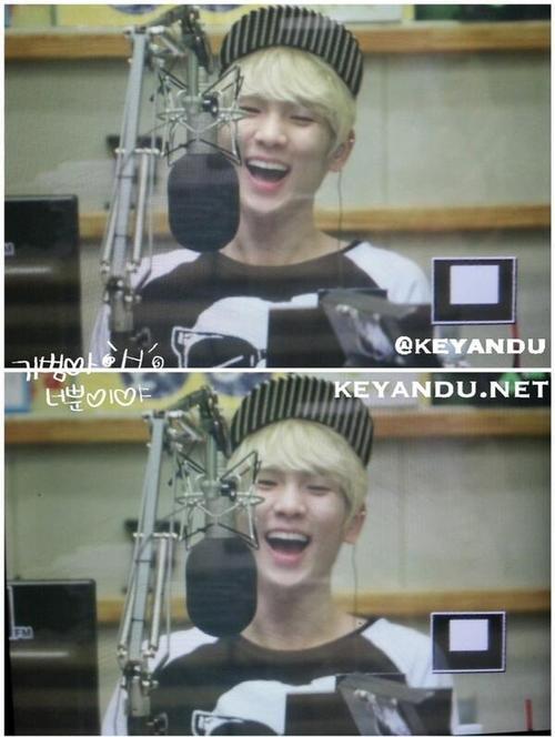 130430 Key @ Sukira Kiss the Radio Tumblr_inline_mm2tsoaovS1qz4rgp