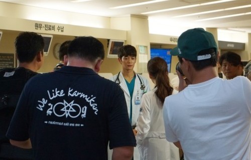 [Noticia] Minho de SHINee nos invita a todos al set de filmación MBC de “Medical Top Team”  Tumblr_inline_mv5v30vd1g1qcl8qx