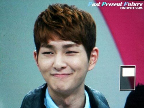 130228 Onew @ Mnet Wide "Open Studio Talk" Tumblr_inline_mix98pmMQE1qz4rgp