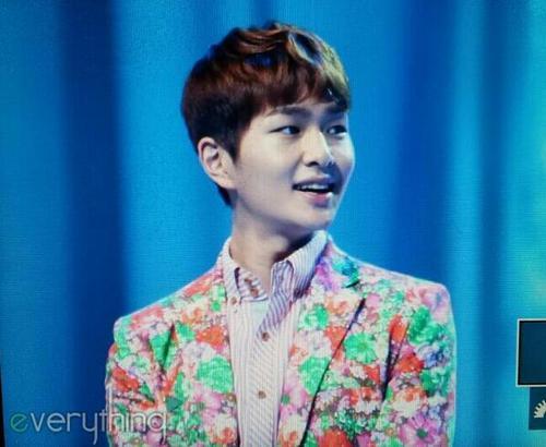 130305 Onew @ KBS Open Concert Tumblr_inline_mj6vgilU5o1qz4rgp