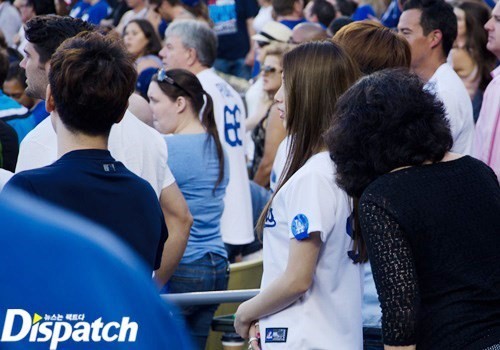 [المزيد من الصور] Suzy في مباراة LA Dodgers مع Ryu Hyun Jin و اللاعبين LA Dodgers….!! Tumblr_inline_n6jqcweTf61rfvhz1