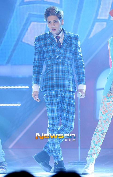 130306 Jonghyun @ Show Champion Tumblr_inline_mj8kzuAZYO1qz4rgp