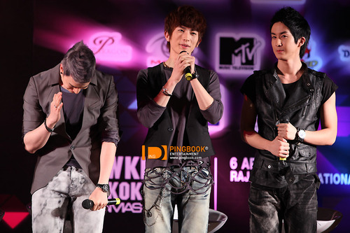 050410 U-Kiss en el Show King M! Press Conference FULL Tumblr_l0g0du7tGq1qb64gu