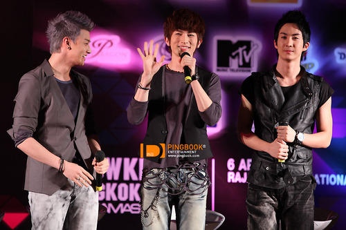 050410 U-Kiss en el Show King M! Press Conference FULL Tumblr_l0g0jgmEnm1qb64gu