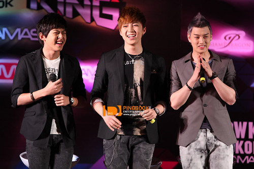 050410 U-Kiss en el Show King M! Press Conference FULL Tumblr_l0g0l2bQOv1qb64gu