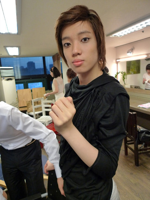 [20.08.2010] SSUPY Magazine Photoshoot BTS, Teen Top Tumblr_l7gvdrltLZ1qc14s7