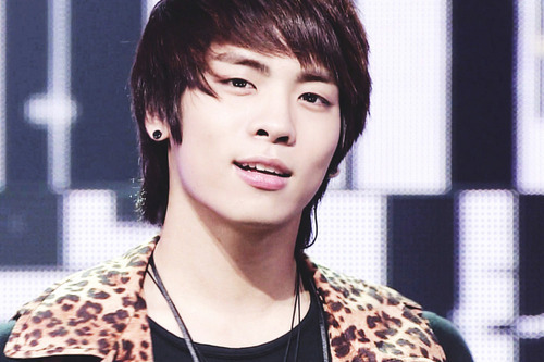 pic]ا Jonghyun في Inkigayo   Tumblr_lafh1pNU9V1qcl8qx