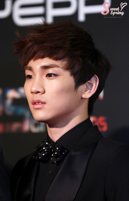 101209 Key @ Golden Disk Awards Tumblr_ld7t95BaY61qcl8qx