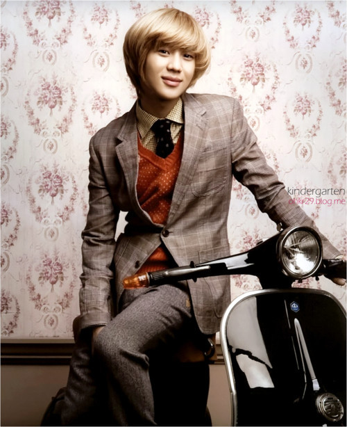 Adelanto: Calendario de SHINee 2011 Tumblr_ldco0wv9jw1qcl8qx