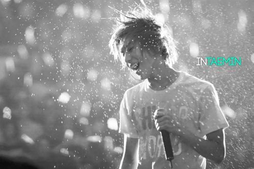 [IMG/010111] Taemin @ 1er Concierto en Seoul Tumblr_lecs6zqXFO1qcl8qx