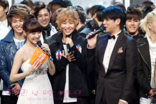 Happy Onew Appa and Taemin Baby @ MBC Gayo Daejun  Tumblr_les99gAARR1qcl8qx