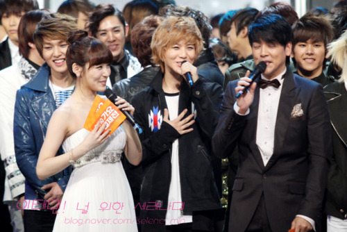 Happy Onew Appa and Taemin Baby @ MBC Gayo Daejun  Tumblr_les99v3bNq1qcl8qx