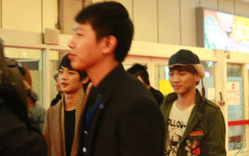 Cutie SHINee arrive @ Taiwan Taoyuan International Airport  Tumblr_lesm6sAuFa1qcl8qx