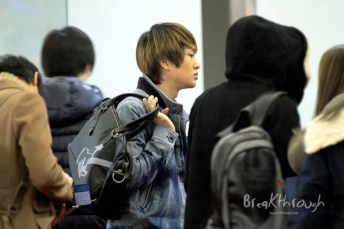 100111 SHINee @ Incheon airport Tumblr_letdat2ST61qcl8qx