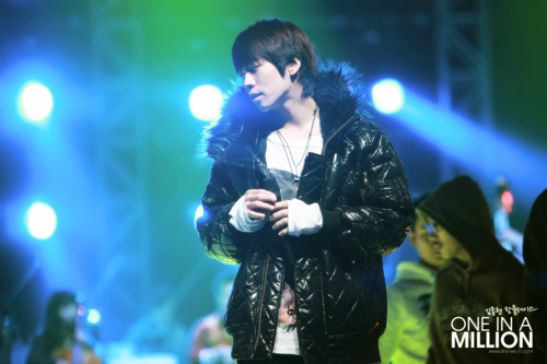 [20101230] Jonghyun @ KBS Gayo REHEARSAL Tumblr_lexwn1Ikkv1qcl8qx