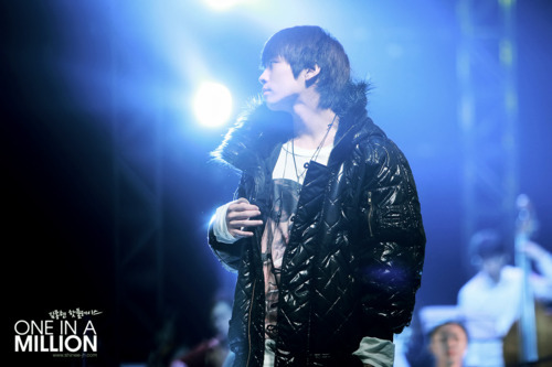 [20101230] Jonghyun @ KBS Gayo REHEARSAL Tumblr_lexwnvIJpg1qcl8qx