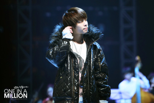 [20101230] Jonghyun @ KBS Gayo REHEARSAL Tumblr_lexwp81rHD1qcl8qx