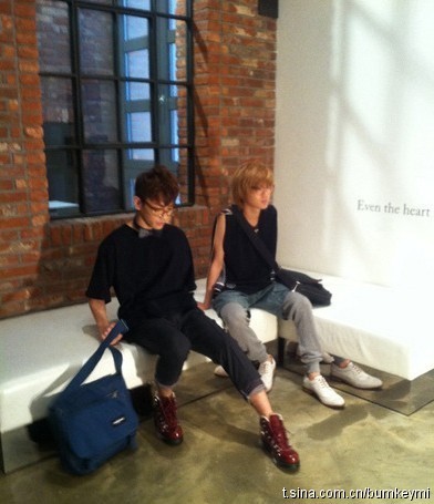 08.02.2011 ▬ Key et Taemin pour les marques Kipling et Eastpak Tumblr_lgbd2egIMR1qd0fz8