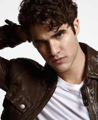 El photoshoot mas sexy de todos los tiempos ( Darren Criss y sus abs) Tumblr_lgmbkg2Ids1qe5x4p