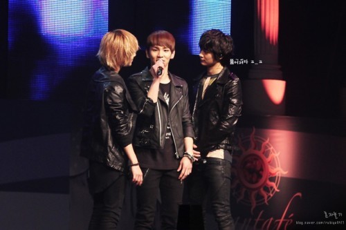 200211 SHINee @ Korea Yakult ‘Santafe Special Event’ Tumblr_lgxbz0wZMp1qcl8qx