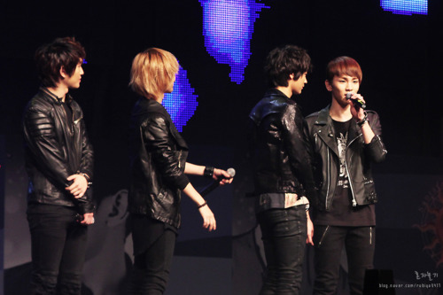 200211 SHINee @ Korea Yakult ‘Santafe Special Event’ Tumblr_lgxbzlzKqq1qcl8qx