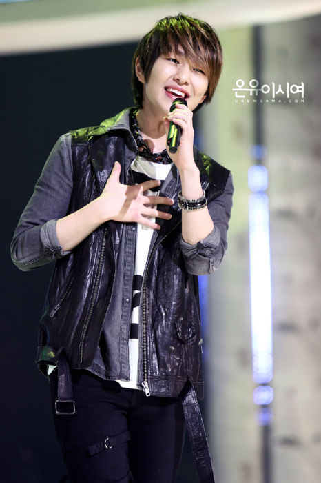 03.03.2011 ▬ KBS Founding Anniversaire [LIVE] Tumblr_lhhl8aAQDk1qcl8qx