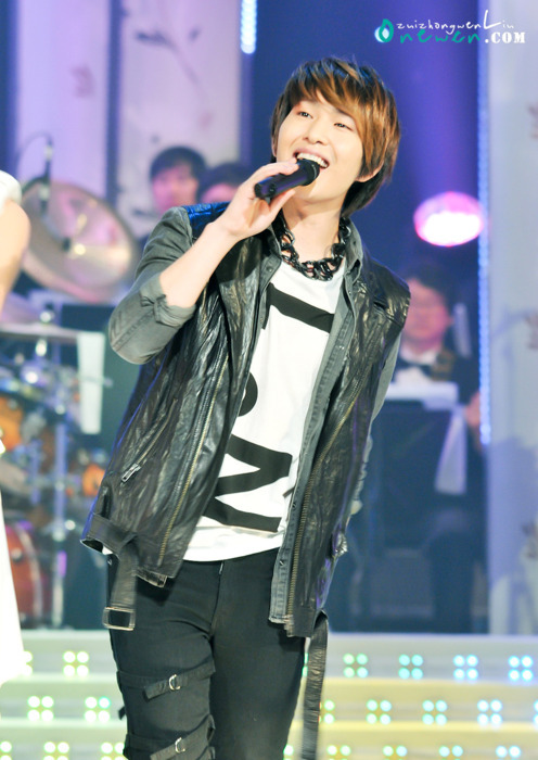 03.03.2011 ▬ KBS Founding Anniversaire [LIVE] Tumblr_lhjljjlru11qd0fz8