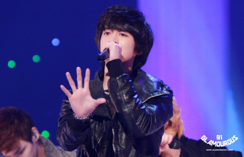 110303 Minho @ KBS Founding Anniversary Special Tumblr_lhjp9e3FMg1qcl8qx