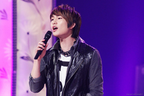 03.03.2011 ▬ KBS Founding Anniversaire [LIVE] Tumblr_lhjv66VSVk1qd0fz8