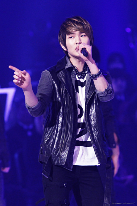 03.03.2011 ▬ KBS Founding Anniversaire [LIVE] Tumblr_lhjv9aaMHA1qd0fz8