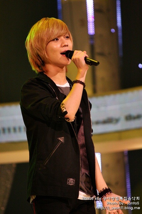 03.03.2011 ▬ KBS Founding Anniversaire [LIVE] Tumblr_lhldv2enHe1qd0fz8