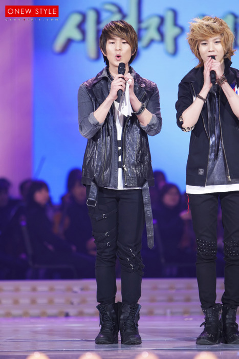 03.03.2011 ▬ KBS Founding Anniversaire [LIVE] Tumblr_lhlea4Jv3A1qd0fz8