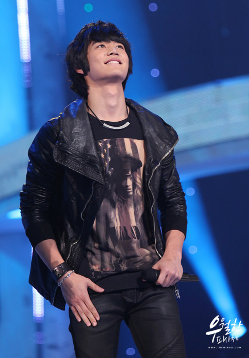 110303 Minho @ KBS Founding Anniversary Special Tumblr_lhmphgPPUW1qcl8qx