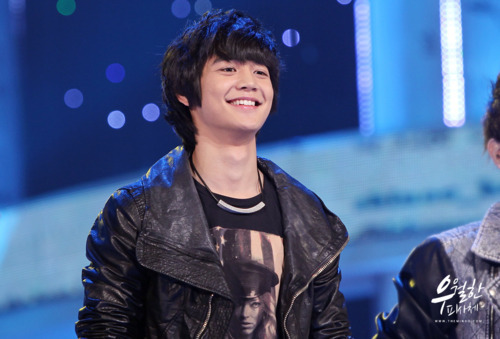 110303 Minho @ KBS Founding Anniversary Special Tumblr_lhmpoiaYMq1qcl8qx