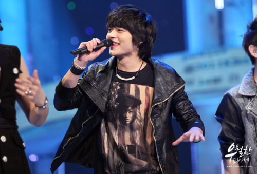 110303 Minho @ KBS Founding Anniversary Special Tumblr_lhmptnU9nS1qcl8qx