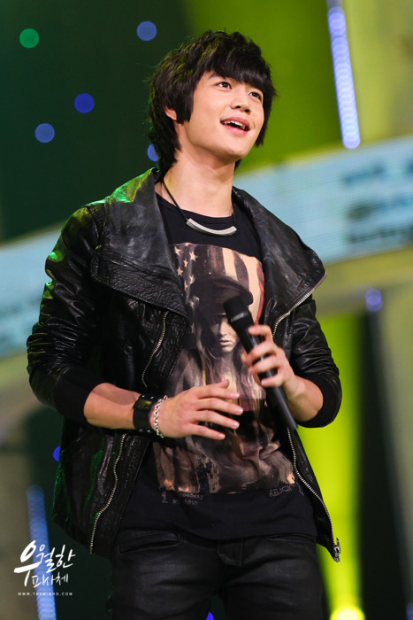 110303 Minho @ KBS Founding Anniversary Special Tumblr_lhmpwqigjN1qcl8qx