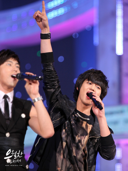 110303 Minho @ KBS Founding Anniversary Special Tumblr_lhmpy1A1TI1qcl8qx