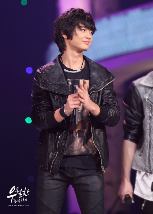 110303 Minho @ KBS Founding Anniversary Special Tumblr_lhmpztTIxl1qcl8qx