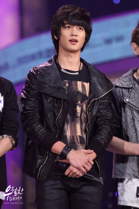 110303 Minho @ KBS Founding Anniversary Special Tumblr_lhmq12XQjv1qcl8qx