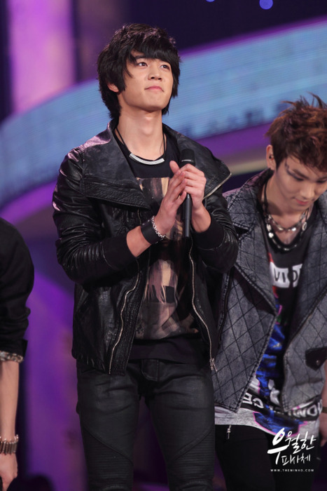 110303 Minho @ KBS Founding Anniversary Special Tumblr_lhmq2xXq8l1qcl8qx