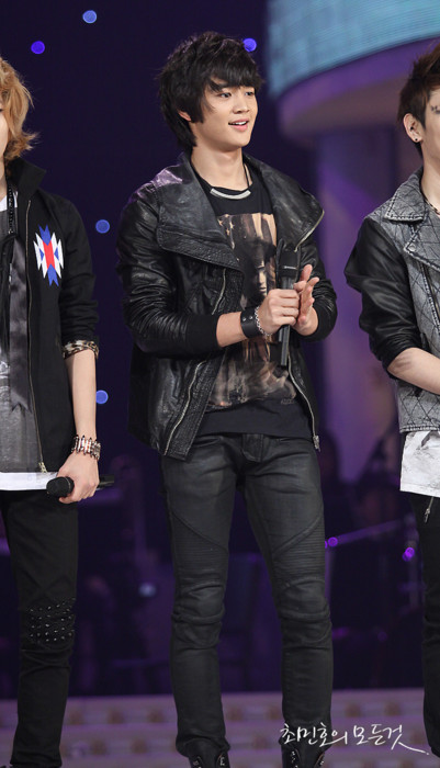 110303 Minho @ KBS Founding Anniversary Special Tumblr_lhov3j4rW51qcl8qx