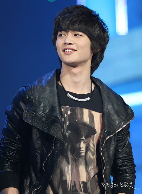 110303 Minho @ KBS Founding Anniversary Special Tumblr_lhov3oBmpZ1qcl8qx