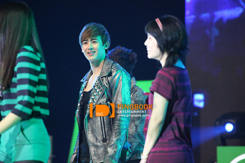 [13.03.11] Fanmetting en Thailande [PHOTOS] Tumblr_li0b8g8ZXn1qcspdj