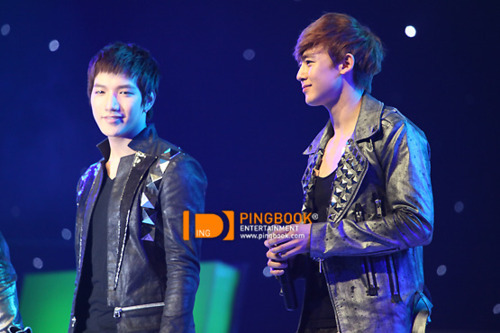 [13.03.11] Fanmetting en Thailande [PHOTOS] Tumblr_li0bhoKUkZ1qcspdj