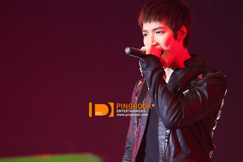 [13.03.11] Fanmetting en Thailande [PHOTOS] Tumblr_li0bq5Tyr01qcspdj