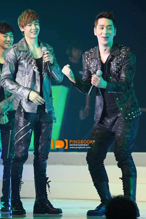 [13.03.11] Fanmetting en Thailande [PHOTOS] Tumblr_li0c5daLoe1qcspdj