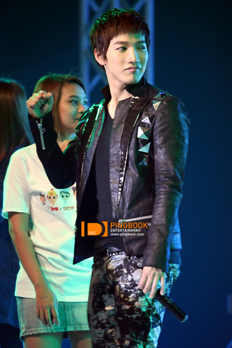 [13.03.11] Fanmetting en Thailande [PHOTOS] Tumblr_li0c6v7kwn1qcspdj