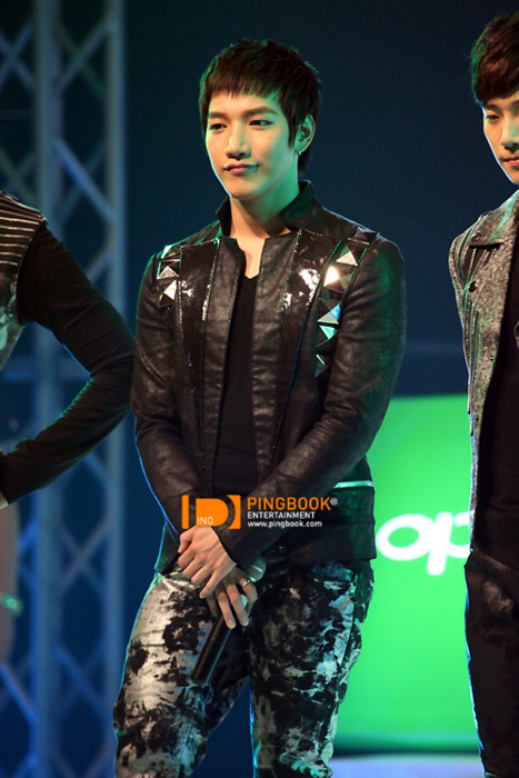 [13.03.11] Fanmetting en Thailande [PHOTOS] Tumblr_li0fwvyEoK1qcspdj