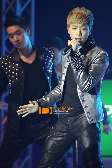 [13.03.11] Fanmetting en Thailande [PHOTOS] Tumblr_li0gvv27Y91qcspdj