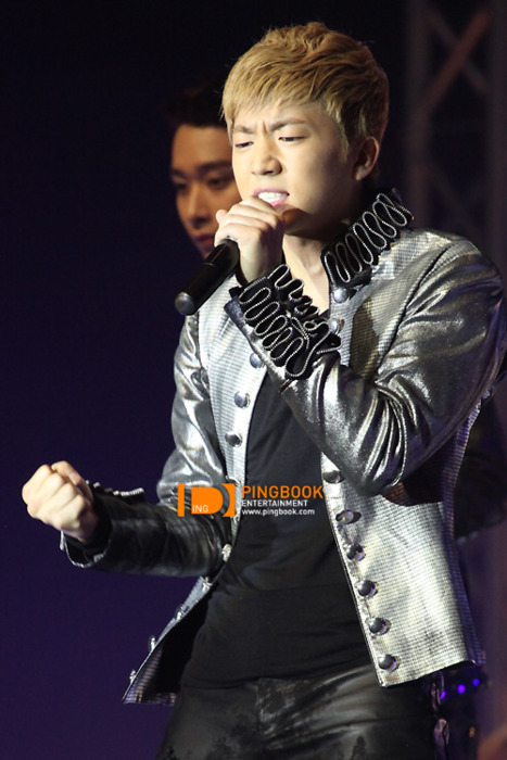 [13.03.11] Fanmetting en Thailande [PHOTOS] Tumblr_li0gw9UVsg1qcspdj